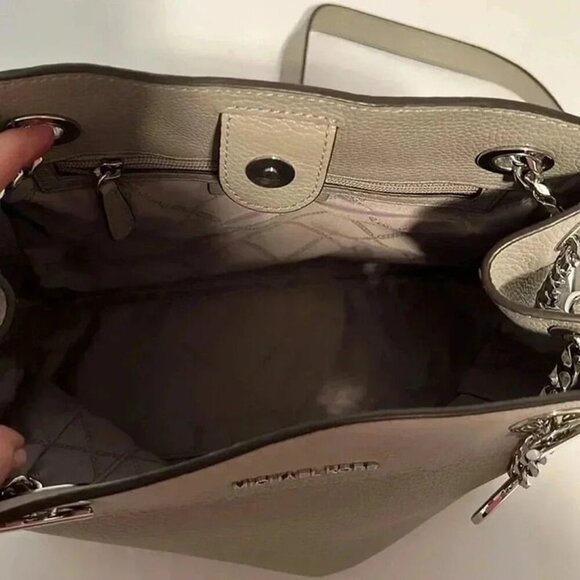 MICHAEL KORS CONVERTIBLE GREY PEBBLED CROSSBODY PURSE SHOULDER BAG SILVER ACCENT - Picture 6 of 12